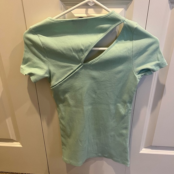 Cutout tee - Picture 10 of 11